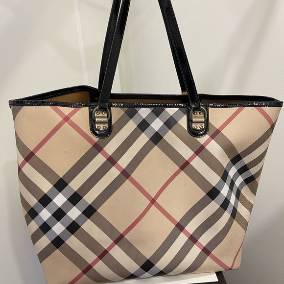 Burberry bag - Picture 2 of 3